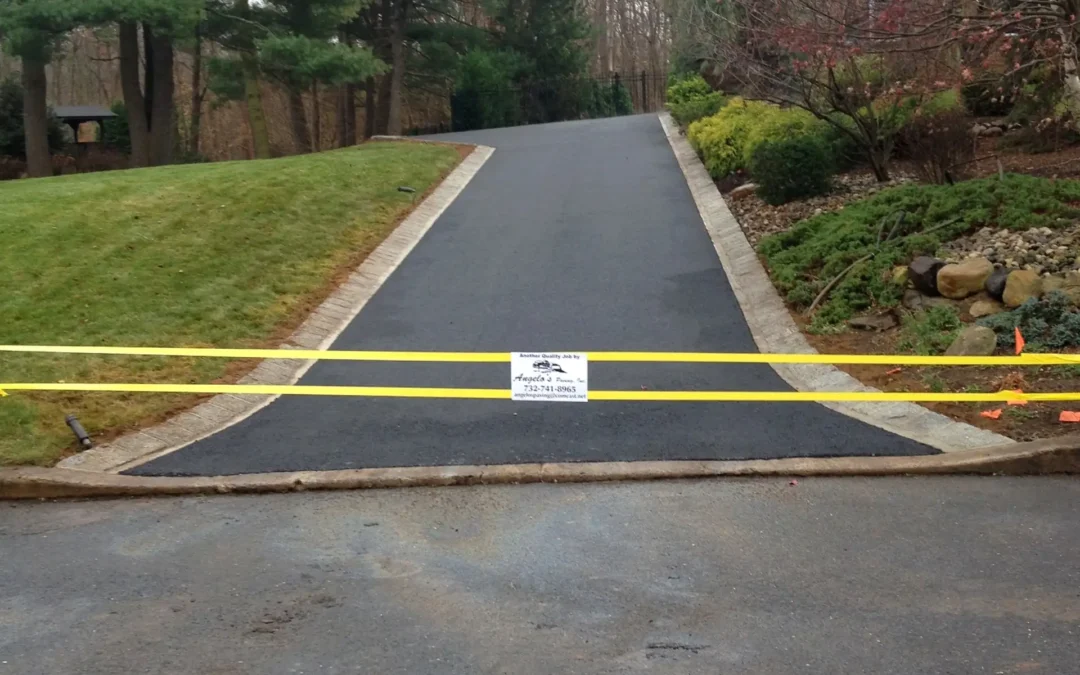 Luxury Home Asphalt Driveway with Paver Border Installation – Holmdel, NJ